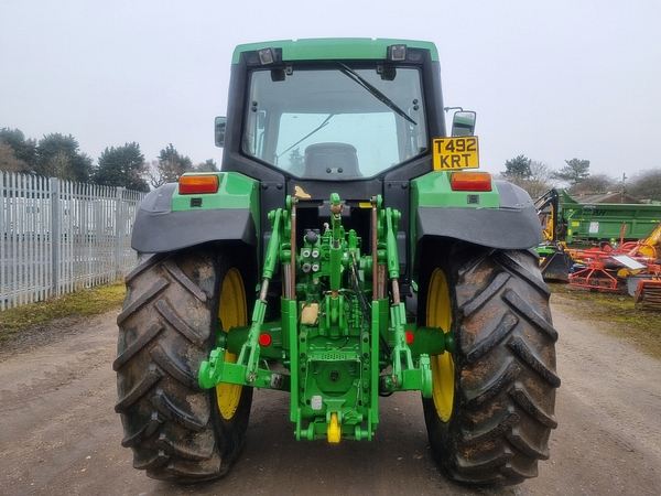 Chris Atkin & Son Ltd - John Deere 6810